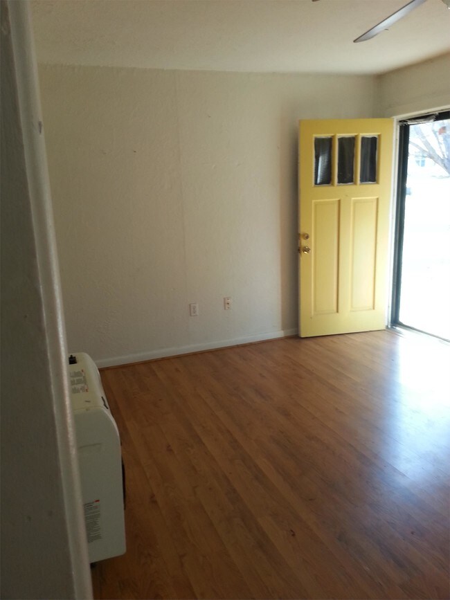 Building Photo - 408 S Catherine Ave