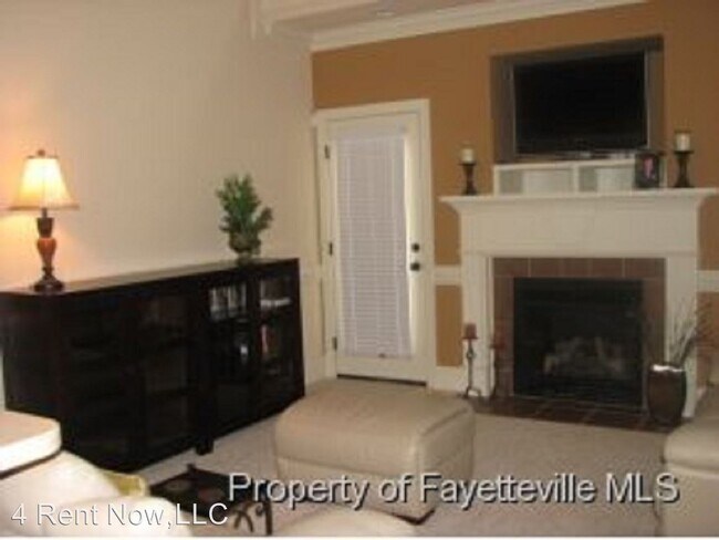 Building Photo - 3 br, 2 bath House - 402 Ponton Drive