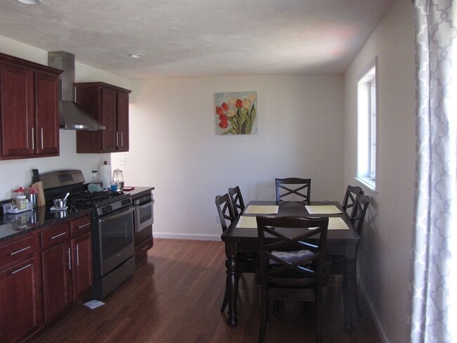 Building Photo - 4 Boxwood Dr