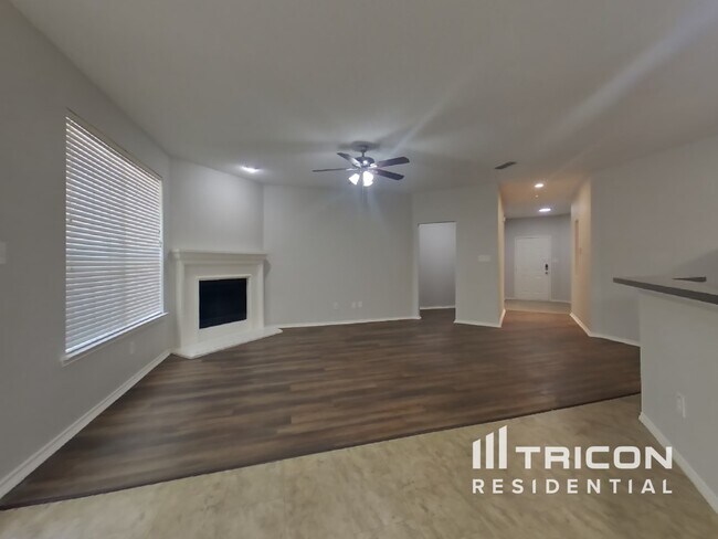 Foto del edificio - 6313 Downeast Dr