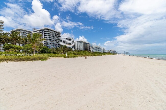 Foto del edificio - 8877 Collins Ave