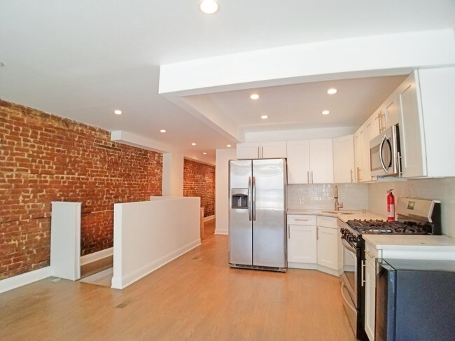 Building Photo - 849 Greene Ave