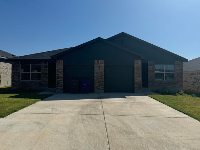 Building Photo - 1206 Lehmann Dr