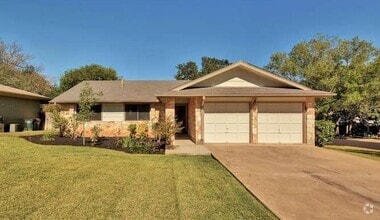 Building Photo - 400 Greenwood Dr