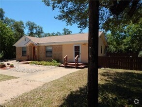Building Photo - 330 E Cedar St