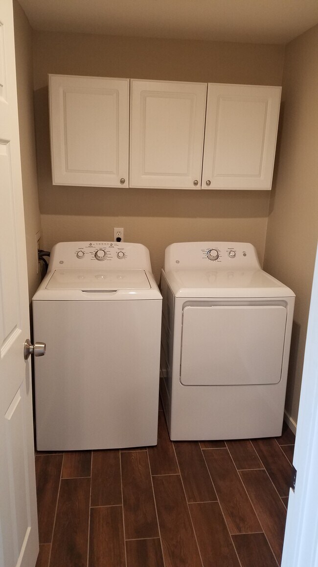 New washer and dryer in unit - 15515 Washington St
