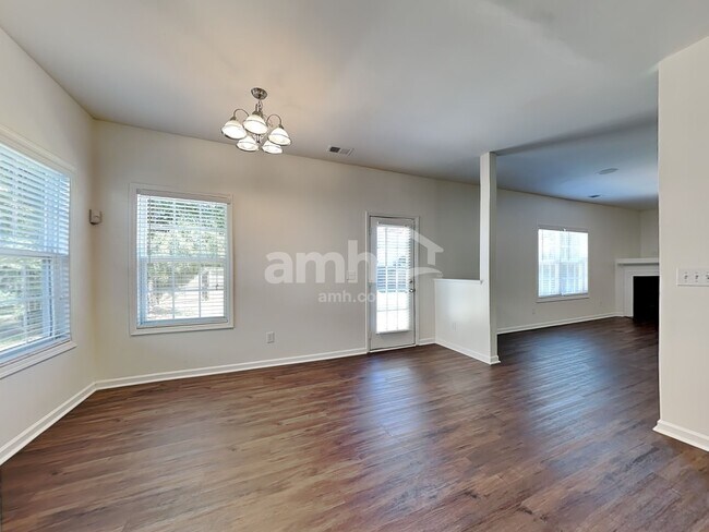 Foto del edificio - 4011 Black Gum Pl