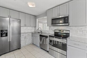 Building Photo - 3909 Wilmington Ct