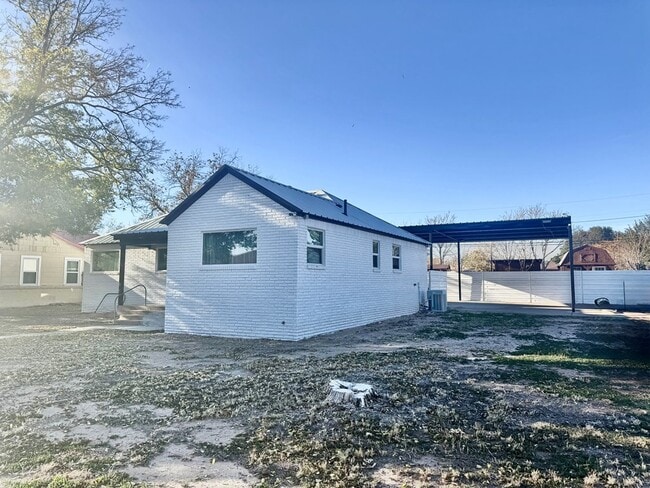 Foto del edificio - 200 Santa Rita Dr