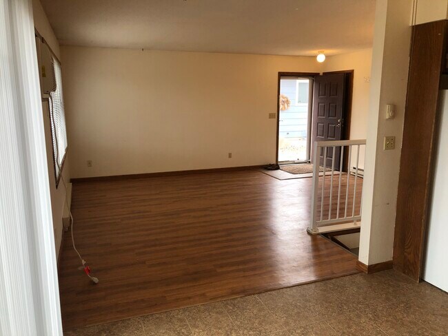 Building Photo - 1327 34th Ave S