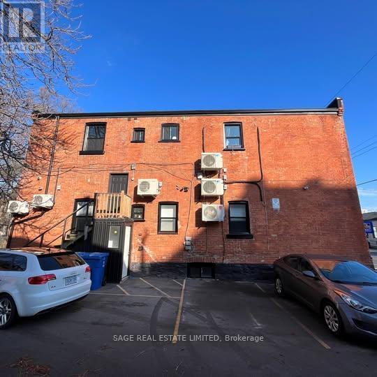 Building Photo - 90-90 Locke St S