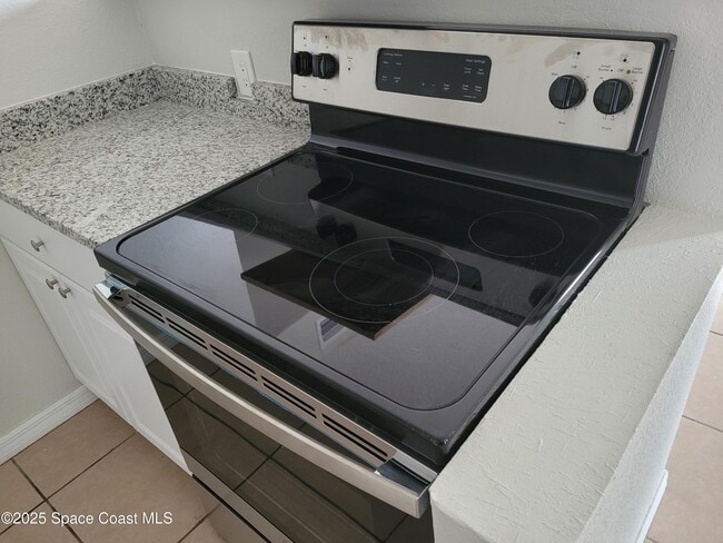 Building Photo - 130 Bouganvillea Dr