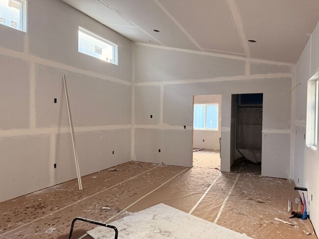 Building Photo - Home Downtown CDA!