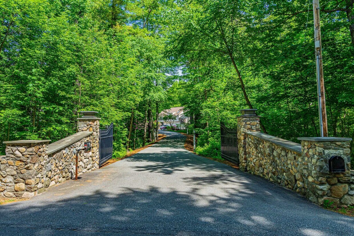 Foto principal - 84 Meetinghouse Rd