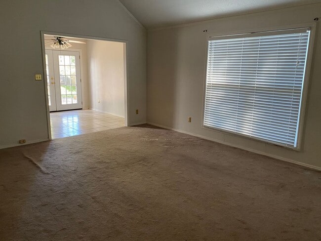Building Photo - Gorgeous Greenacres Home