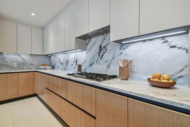 Foto del edificio - 1020 Sunset Point Rd