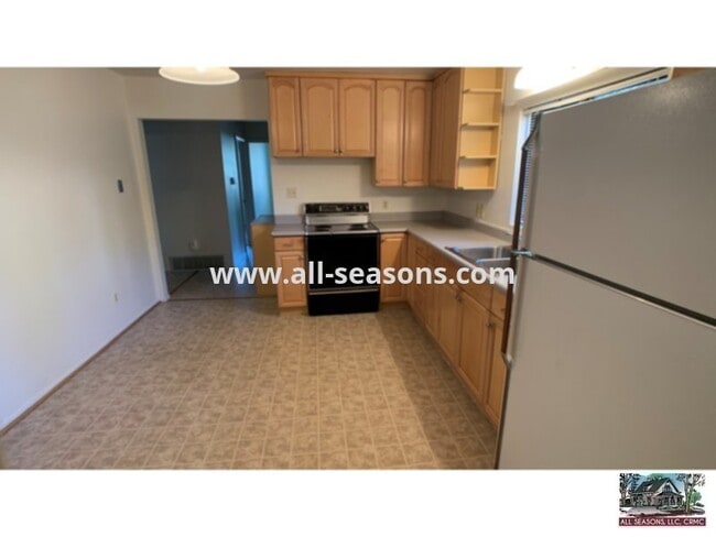 Building Photo - Wonderful Rancher in Old Colorado City!