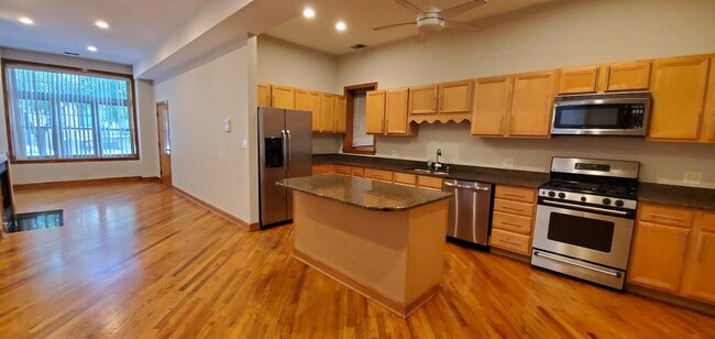Foto del edificio - 1535 N Paulina St