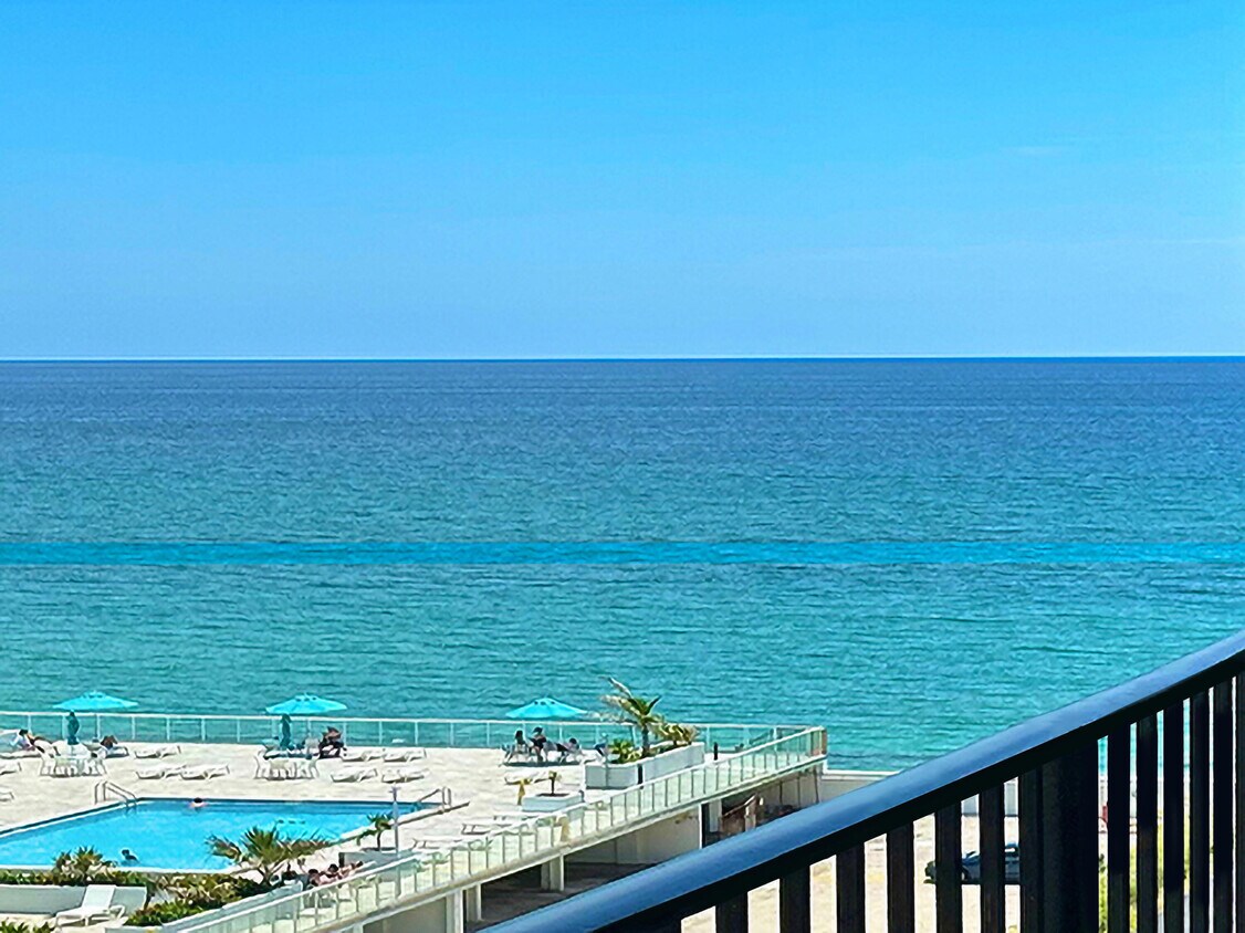 Foto principal - 3460 S Ocean Blvd
