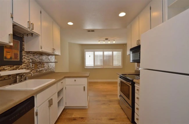 Photo - 5055 Valley Crest Dr Apartment