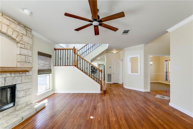 Building Photo - 2814 Bluejay Dr