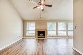 Building Photo - 1055 Margate Dr