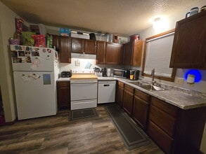 Building Photo - 3218 Oak Knoll Dr