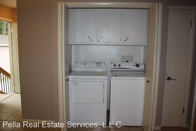 Building Photo - 2 br, 1 bath House - 509 E. Third Street