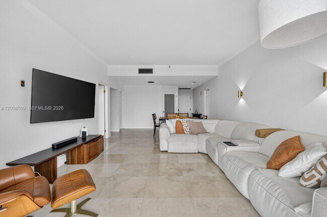 Foto del edificio - 151 Crandon Blvd