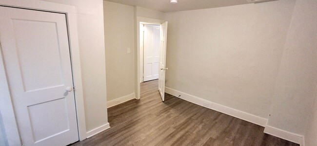 Foto del edificio - 2 Bedroom 1 Bathroom in Lancaster City!