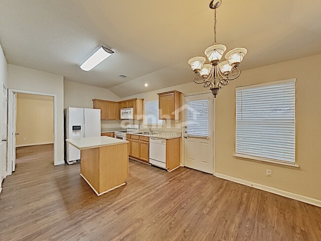 Building Photo - 12019 Mill Summit