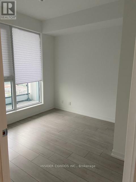 Photo du bâtiment - 950-4950 Portage Pkwy