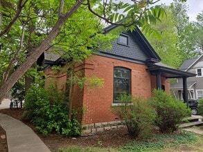 Building Photo - 209 W Mulberry St