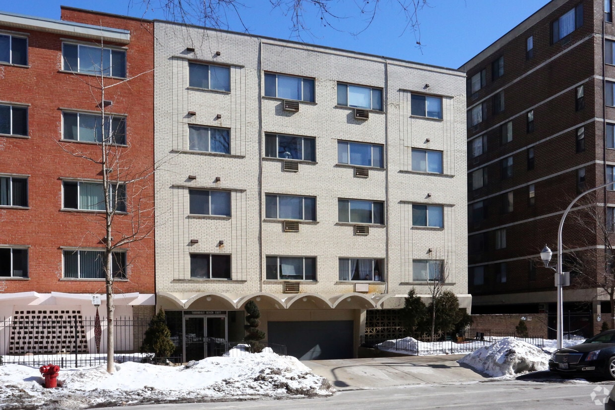 Building Photo - Thorndale Beach East