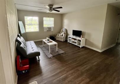 Foto del edificio - 3519 E 1st Ct