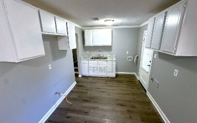 Building Photo - "Charming 3-Bedroom Home with Spacious Living in Memphis - Ready for You!"