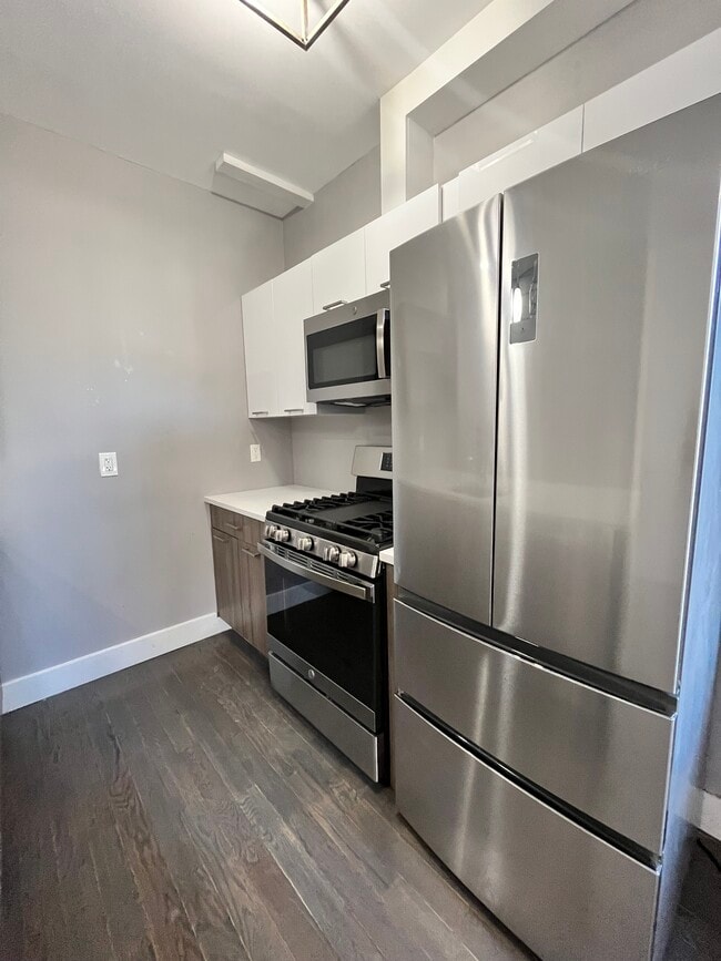 270 Hancock Ave 2 - 271 Hancock Ave