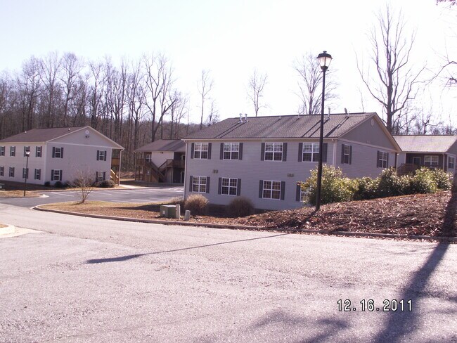 Foto del edificio - 7202 Courtyard Dr