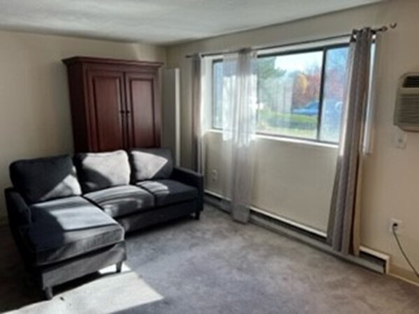 Primary Photo - 69 Milliken Ave