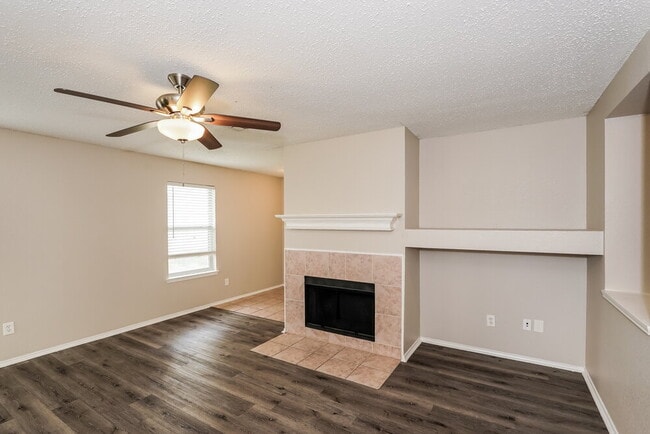 Building Photo - 7600 Mason Dells Dr