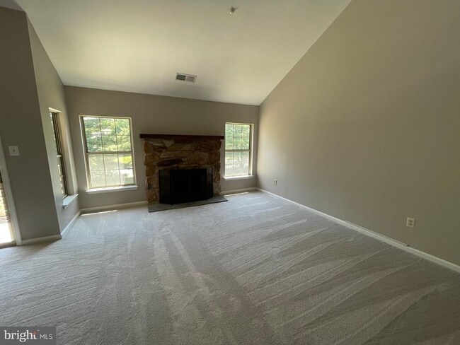 Building Photo - 708 Remington Ct