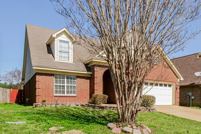 Building Photo - 1118 Greenwich Dr