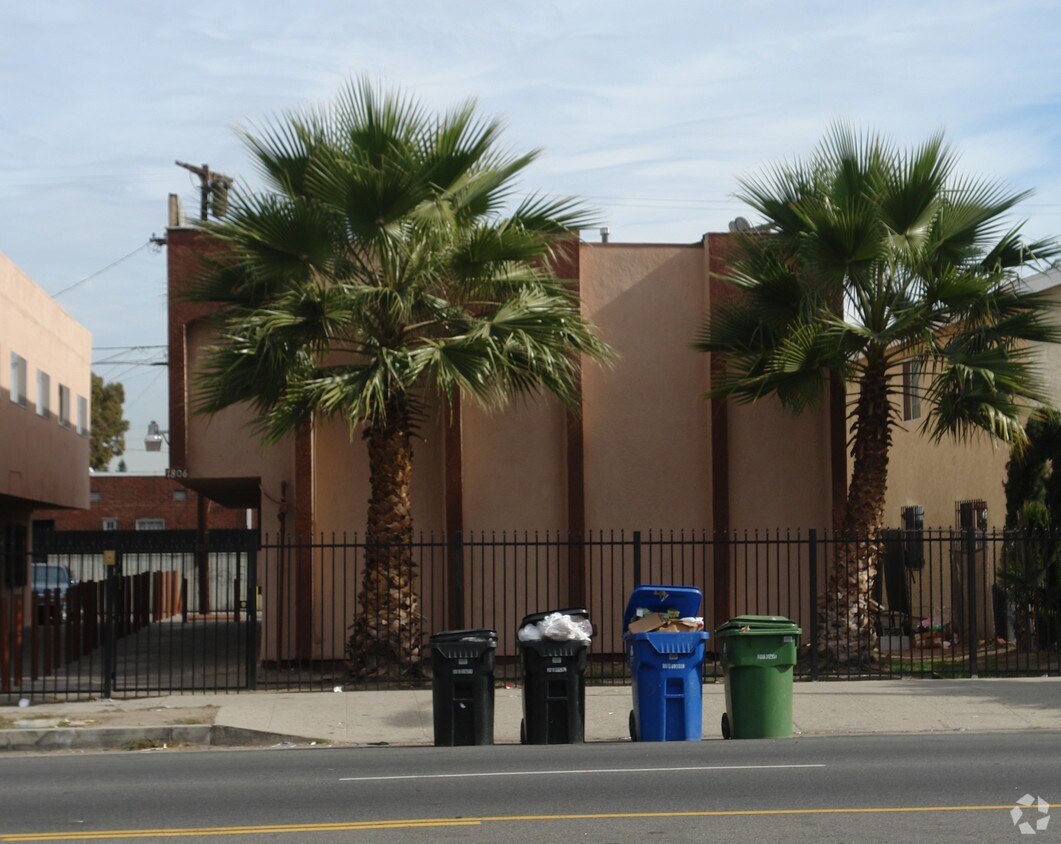 Building Photo - 7800 Avalon Blvd