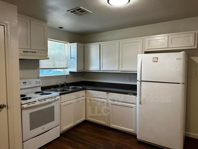 Building Photo - 507 Dunbar Ave