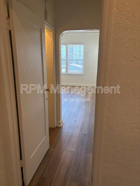 Foto del edificio - 1523 N McCadden Pl