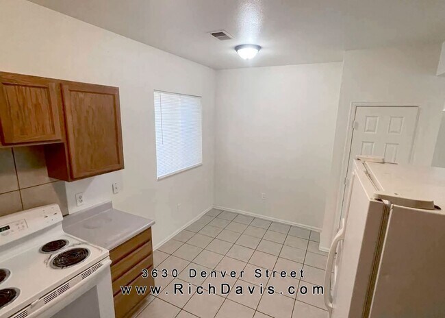 Building Photo - 3 bed Great location off Hywy 85 and 37th ...