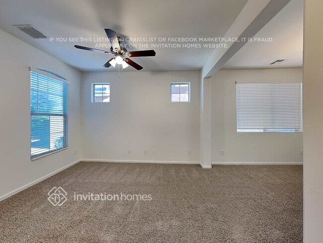 Foto del edificio - 10615 E Corbin Ave