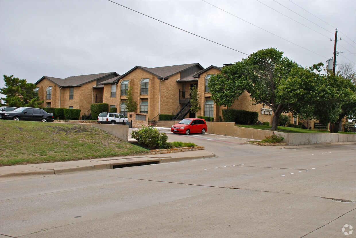Country Club Condos Apartments Garland, TX