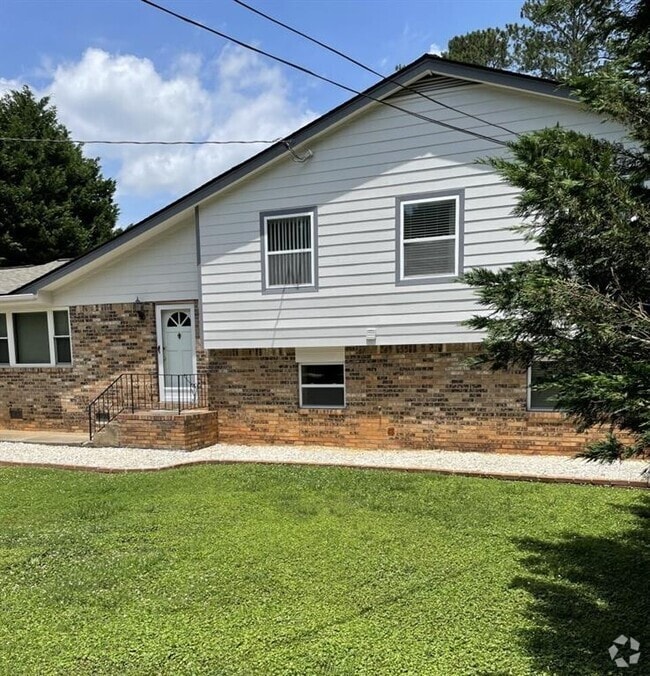 Building Photo - 3063 Claiborne Dr NW