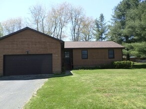 Building Photo - 1333 Mockingbird Dr